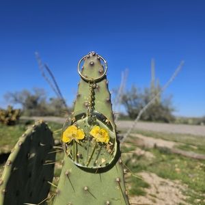 Looking glass floral keychain✨️☀️